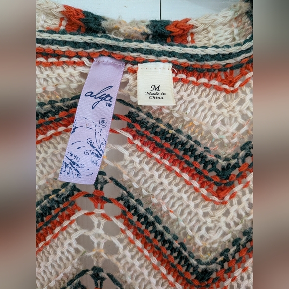 Retro Chevron Patterned Knit Cardigan - Picture 3 of 5